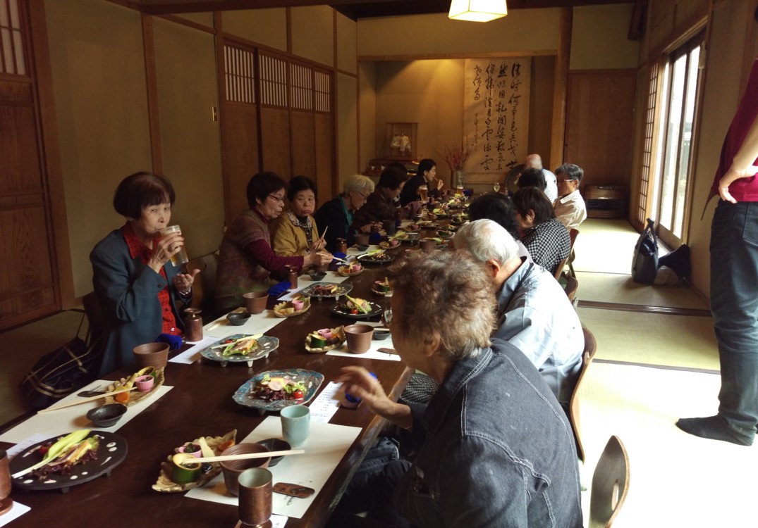 昼食の様子