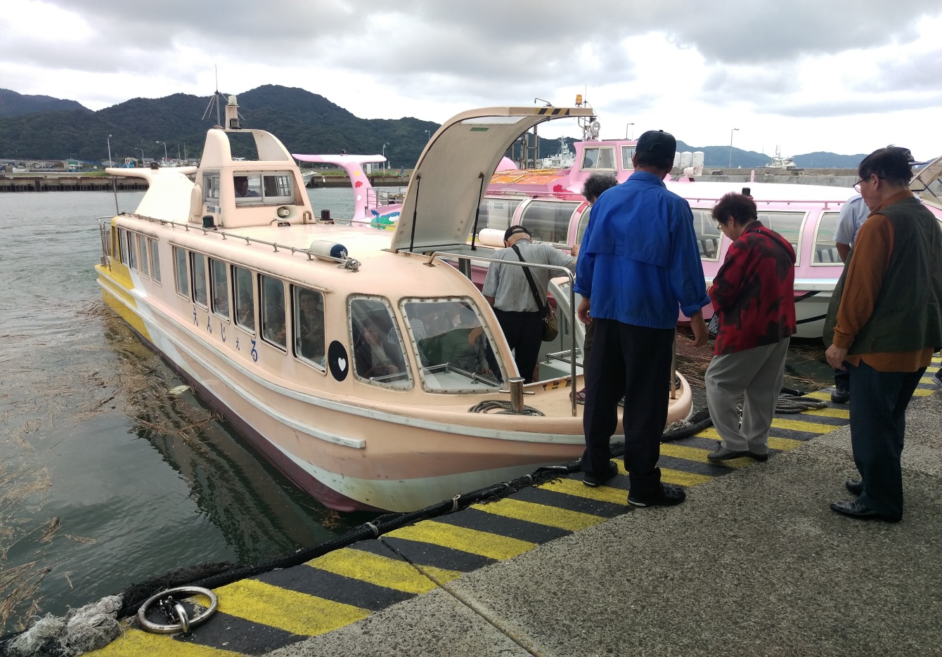 青海島観光遊覧船