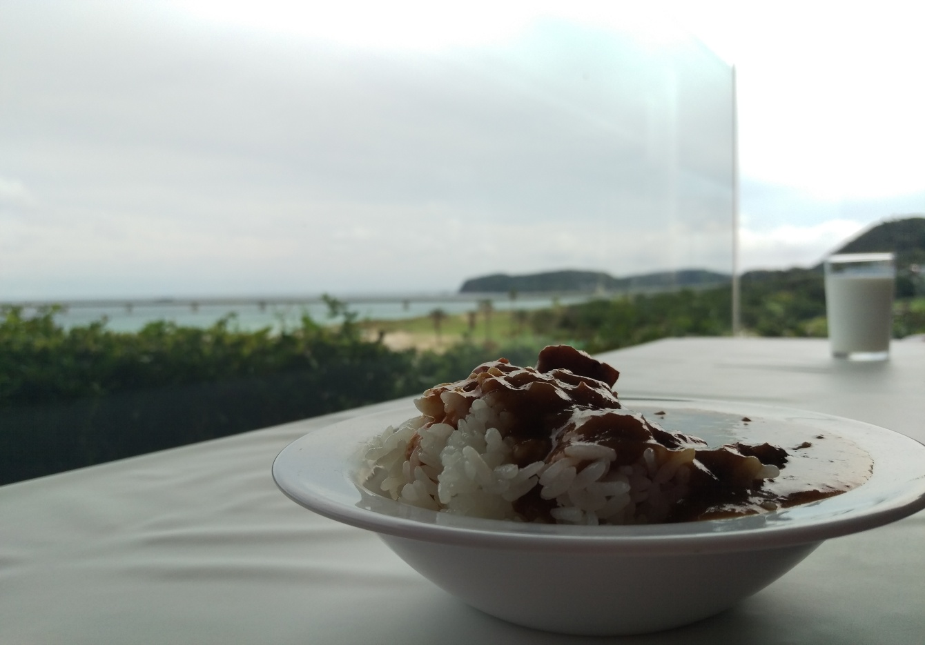 レストランでの朝食