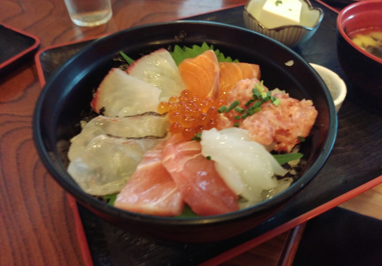 海鮮丼