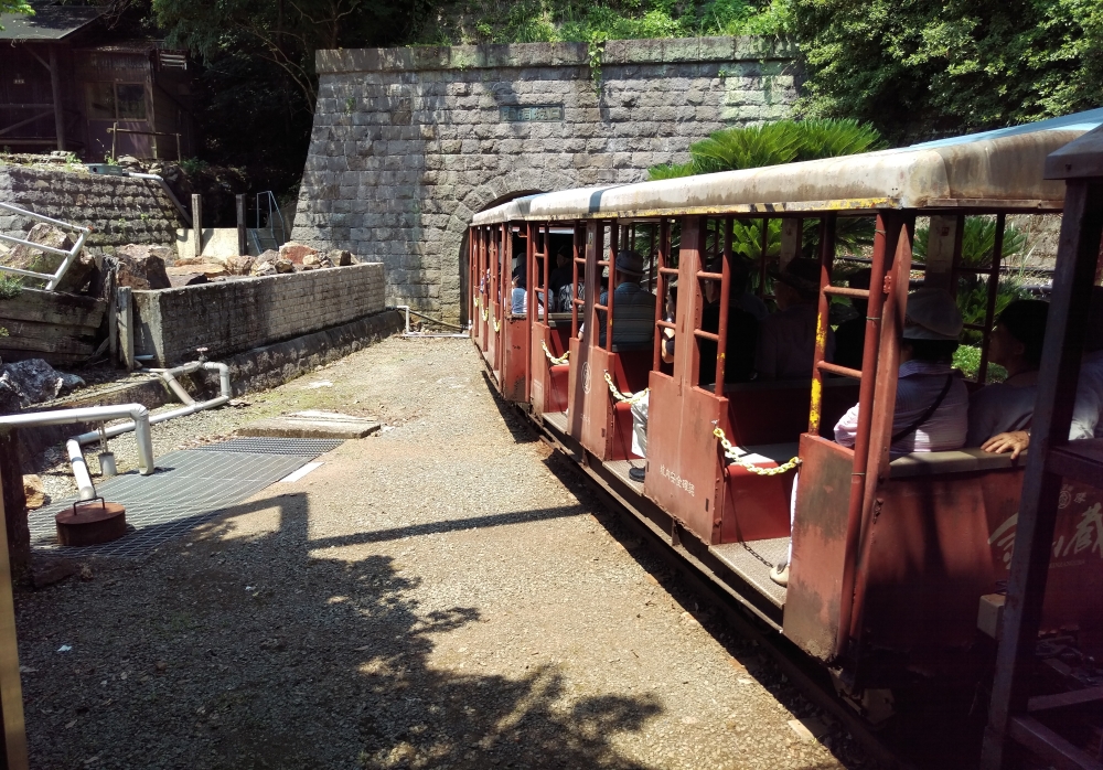 トロッコ列車
