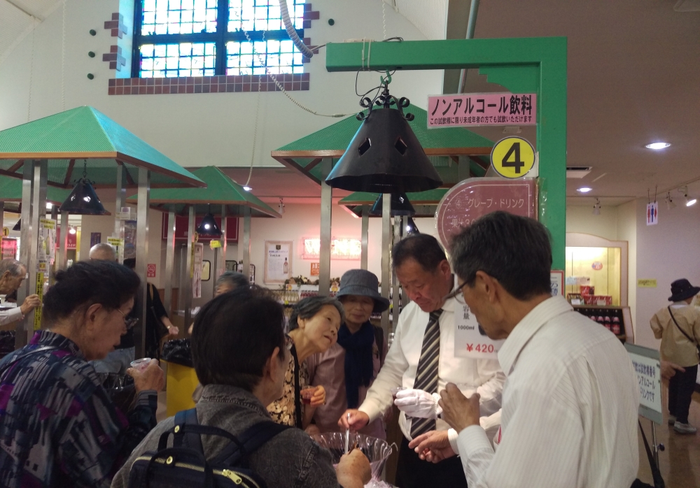 相談役も試飲??、勿論ノンアルです
