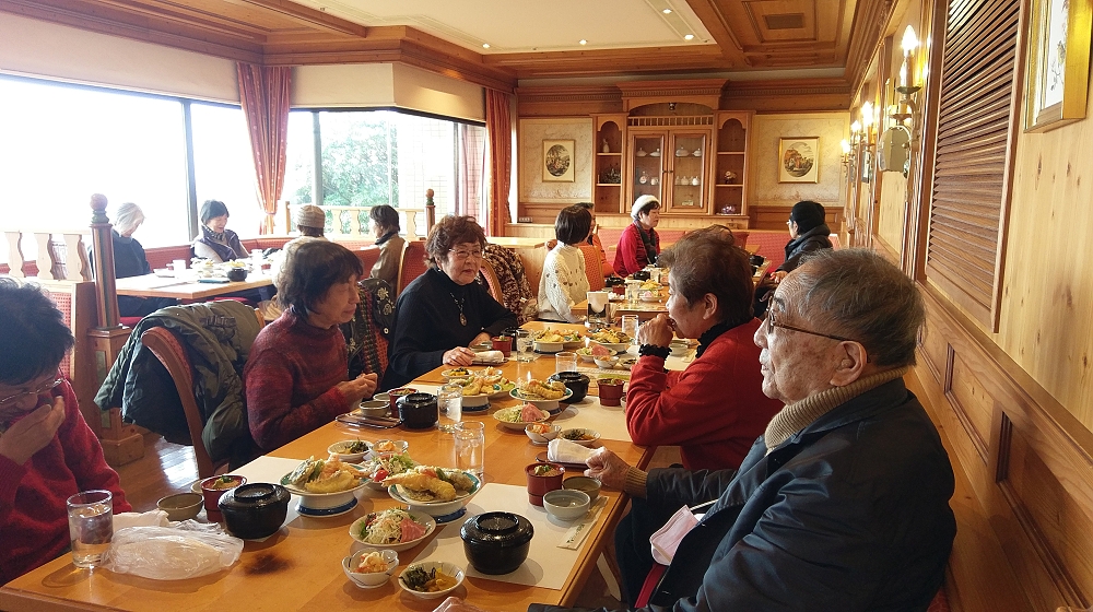 昼食の様子（第２便の皆様）