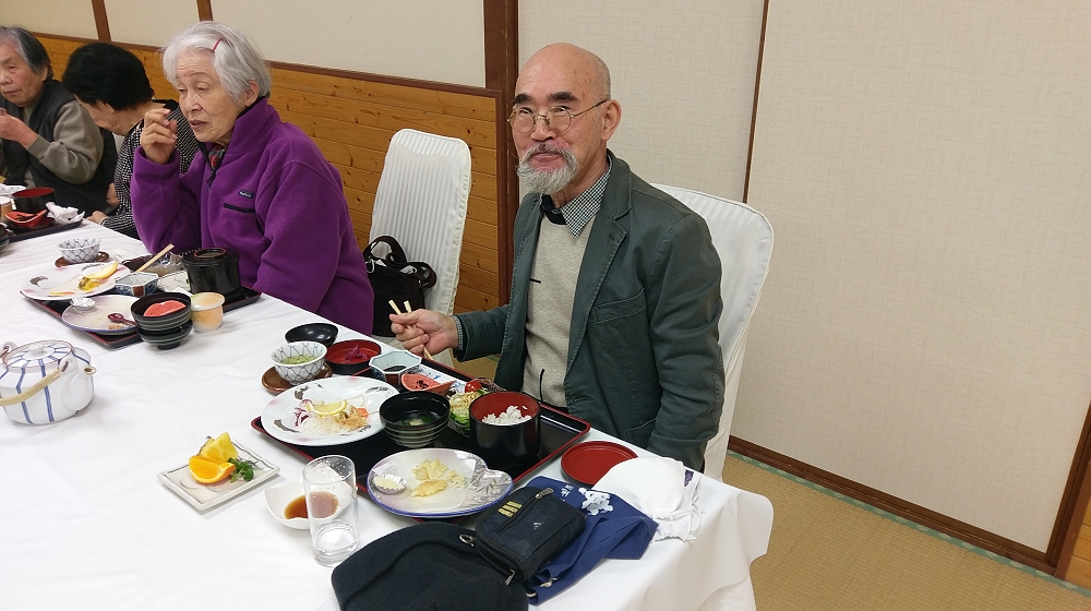 昼食の様子