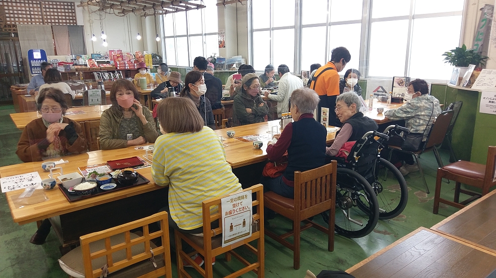 昼食の様子