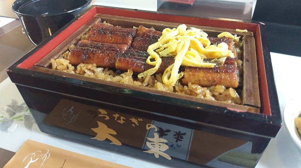 柳川名物うなぎせいろ蒸しの昼食