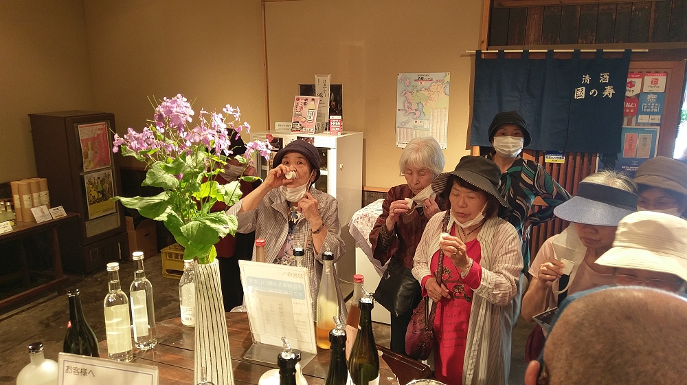 試飲の様子