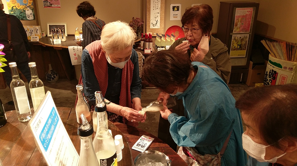 こちらもお楽しみの試飲タイム