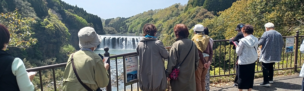 滝めぐりとチューリップ祭りの旅（第２便）を開催