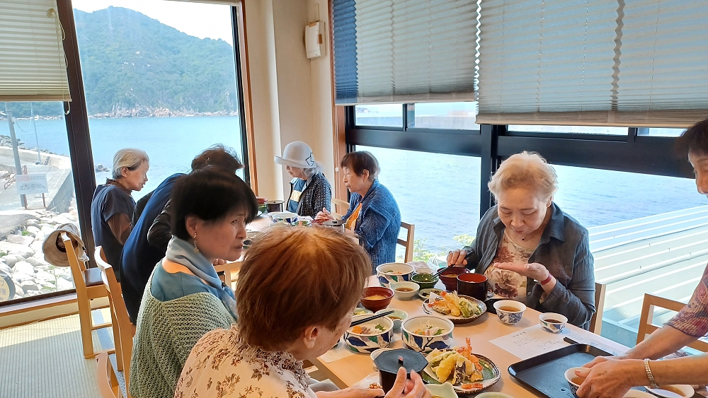玄界灘を臨む昼食会場 玄界灘を臨む昼食会場