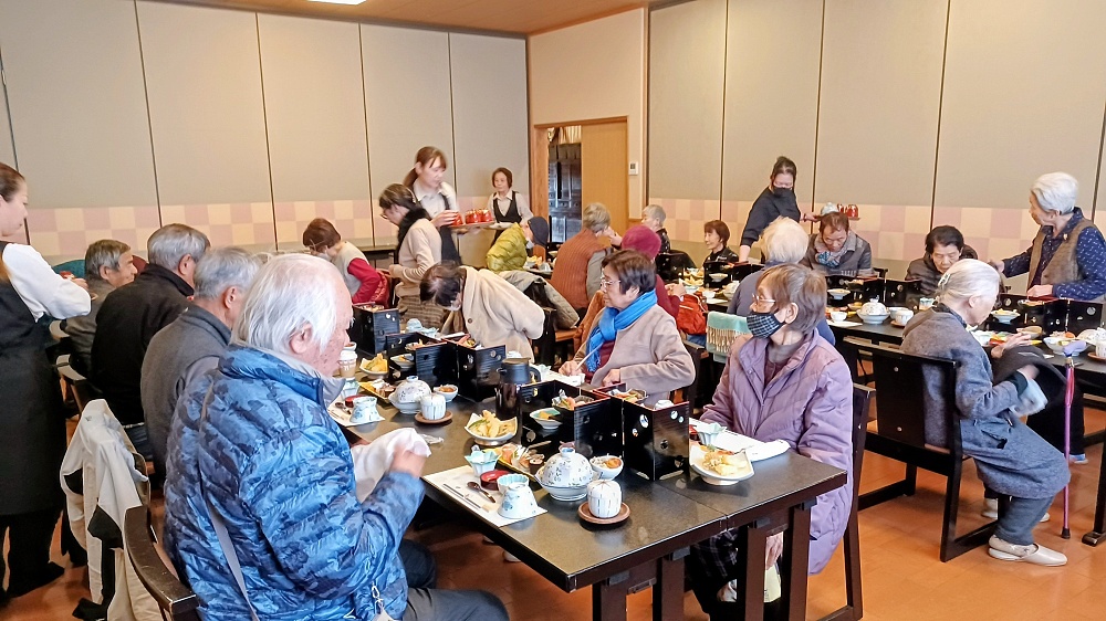 昼食の様子 昼食の様子