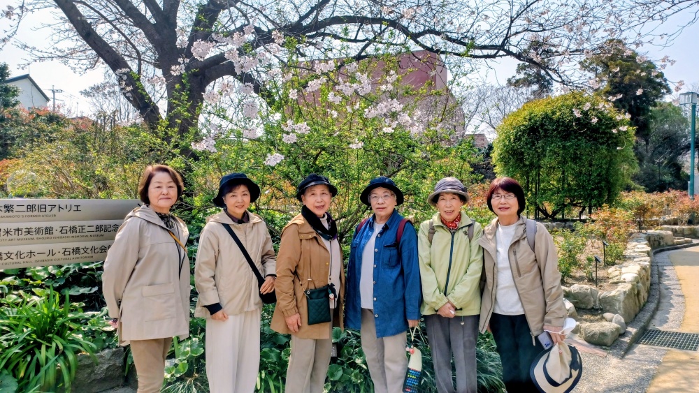 桜の下で記念写真 桜の下で記念写真
