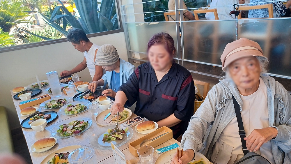 昼食の様子 昼食の様子
