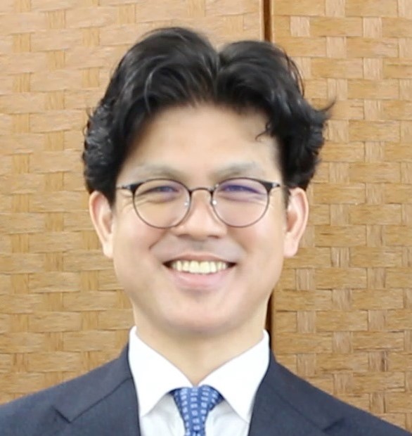 山下　託史